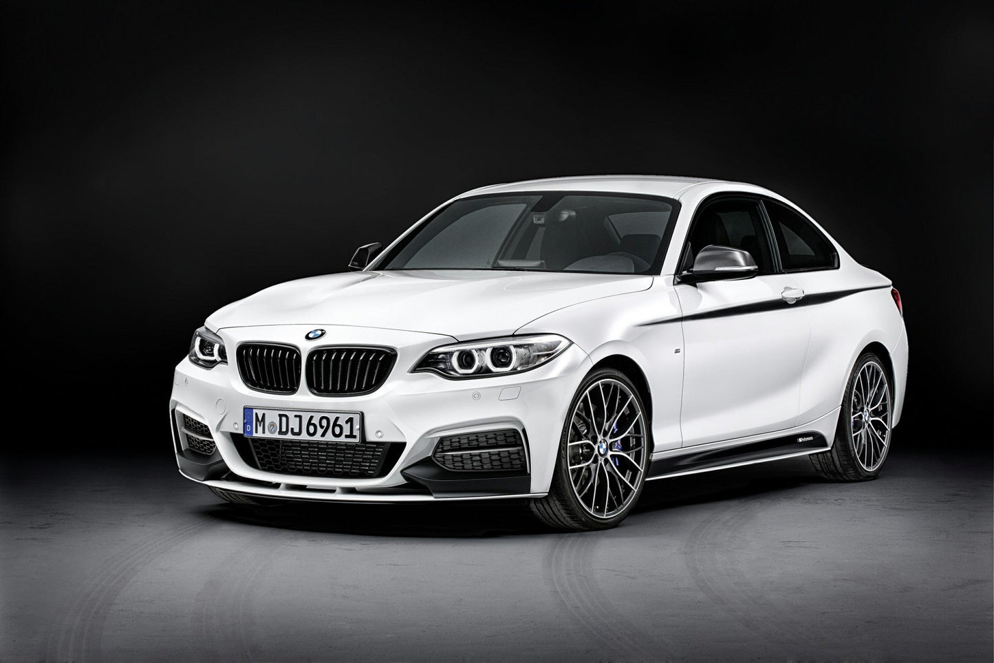 Exterior Styling Pack & Alloys - Black 2
